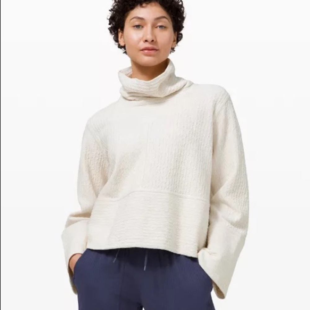 Lululemon Retreat Pull over in cream